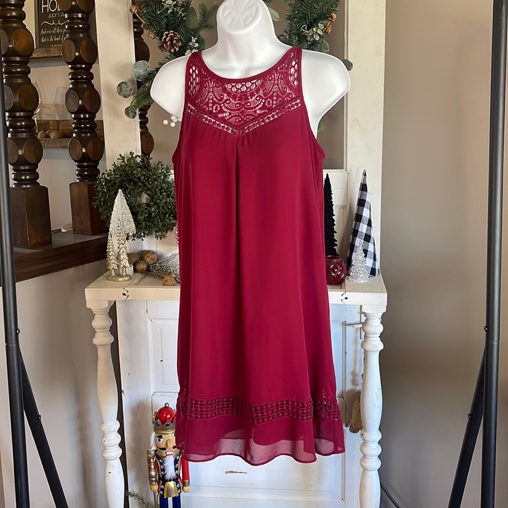 Boho meets holiday. 🎄 I.N. Brand Dress